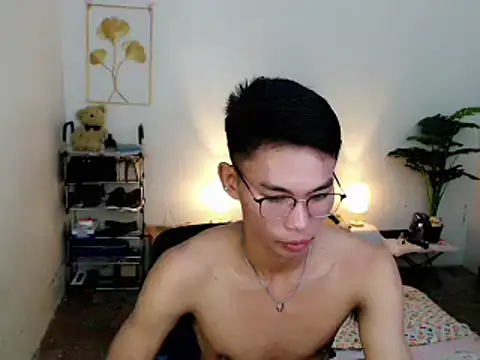 Snapshot of naughty_rence chatting on 10-13-25, 02:35 naughty rence online show from 10-13-25, 02:35