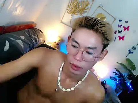 Snapshot of naughty_rence chatting on 05-14-26, 10:12 naughty rence online show from 05-14-26, 10:12