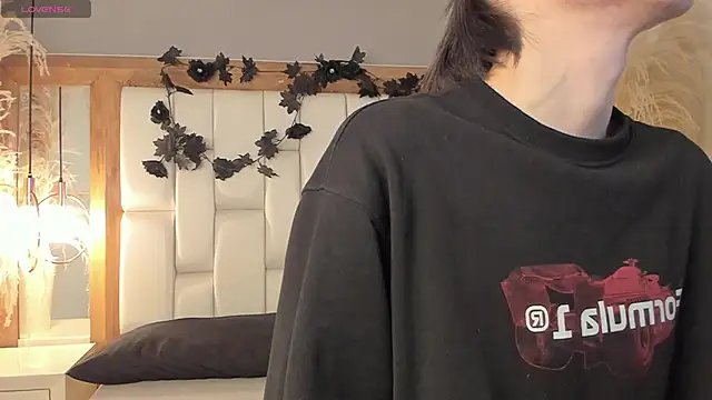 Daphne And Roger online show from 11-06-25, 11:03