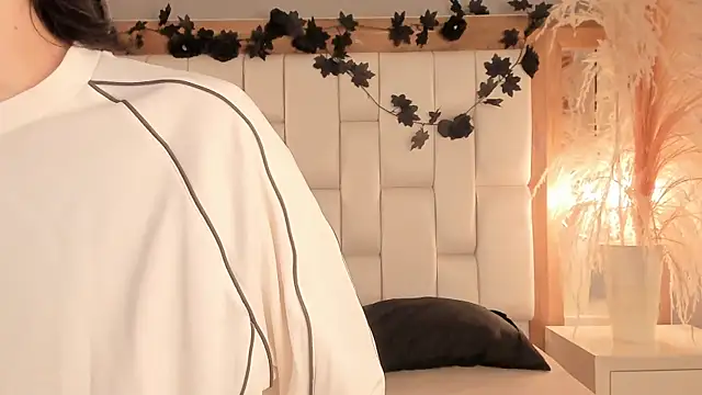 Daphne And Roger online show from 12-19-25, 11:12