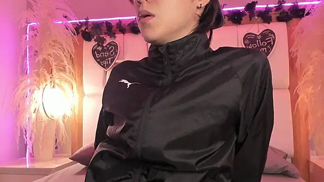 Daphne And Roger online show from 03-14-26, 11:05