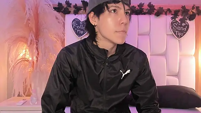 Daphne And Roger online show from 04-02-26, 11:06