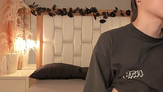 Daphne And Roger online show from 11-07-25, 11:04