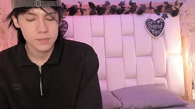 Daphne And Roger online show from 04-13-26, 11:03