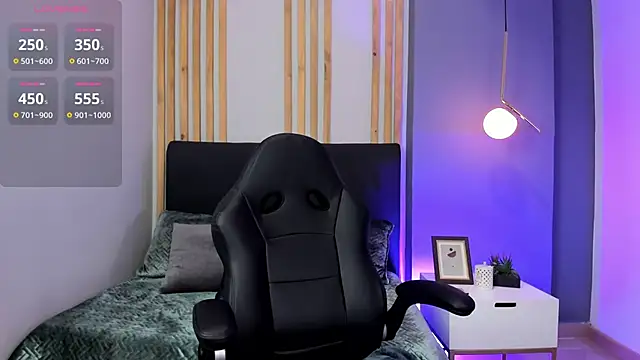 ivy collins  online show from 10-09-25, 10:10