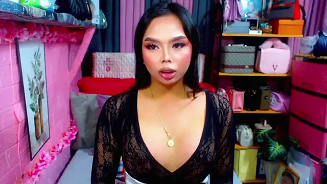 Snapshot of MoniqueCeleste chatting on 10-02-25, 01:42 MoniqueCeleste online show from 10-02-25, 01:42