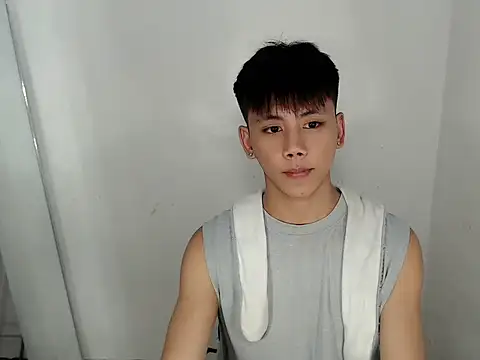 Snapshot of ynotyu chatting on 06-06-26, 12:54 ynotyu online show from 06-06-26, 12:54