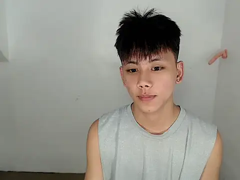 Snapshot of ynotyu chatting on 06-07-26, 02:39 ynotyu online show from 06-07-26, 02:39