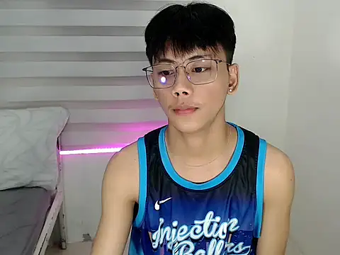 ynotyu online show from 10-04-25, 03:24