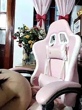 Snapshot of Okleotina chatting on 10-05-25, 04:42 Okleotina online show from 10-05-25, 04:42