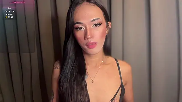 Snapshot of Lust-sluttymira chatting on 10-18-25, 10:39 Lust-sluttymira online show from 10-18-25, 10:39