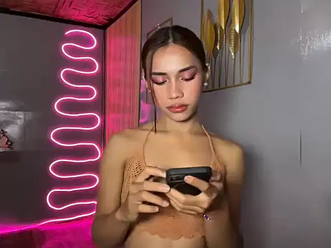 Snapshot of Lovelynikki03 chatting on 05-03-26, 10:20 Lovelynikki03 online show from 05-03-26, 10:20