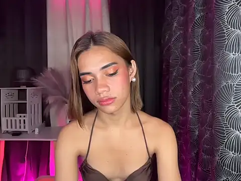 Lovelynikki03 online show from 10-23-25, 06:06