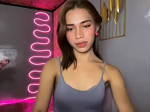 Snapshot of Lovelynikki03 chatting on 04-24-26, 10:23 Lovelynikki03 online show from 04-24-26, 10:23