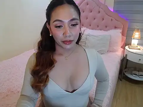 ur seductivelaura online show from 12-04-25, 09:58