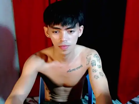 Snapshot of urhunky_boy chatting on 05-11-26, 02:45 urhunky boy online show from 05-11-26, 02:45