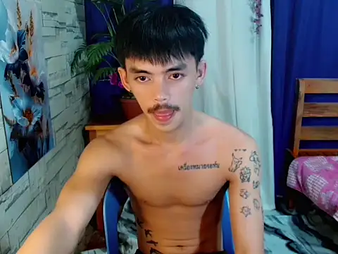 Snapshot of urhunky_boy chatting on 06-26-26, 06:25 urhunky boy online show from 06-26-26, 06:25