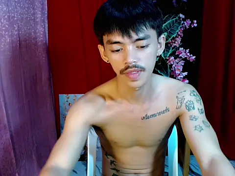 Snapshot of urhunky_boy chatting on 06-30-26, 05:35 urhunky boy online show from 06-30-26, 05:35