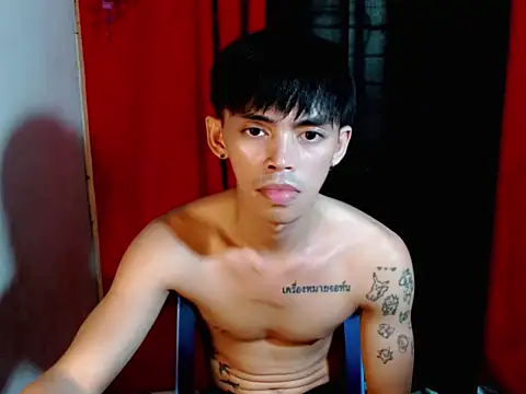 Snapshot of urhunky_boy chatting on 05-13-26, 02:18 urhunky boy online show from 05-13-26, 02:18