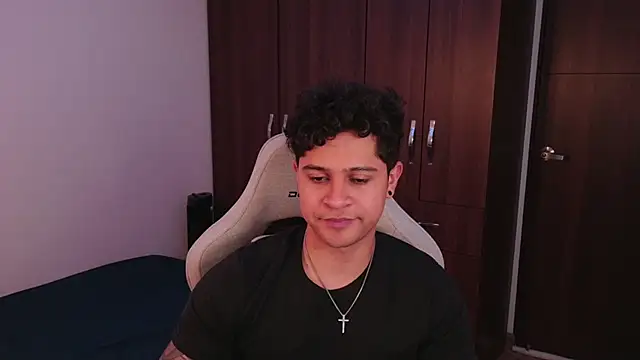 domsantiago  online show from 09-22-25, 04:40