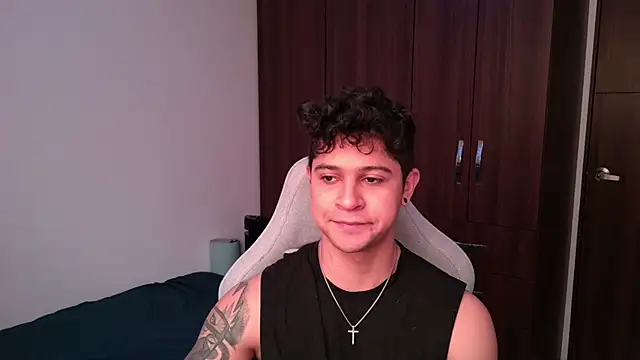 domsantiago  online show from 10-12-25, 04:19