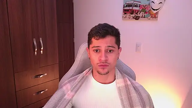 domsantiago  online show from 11-06-25, 03:54