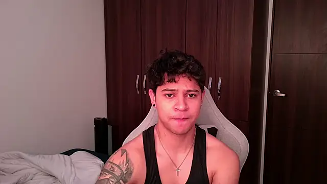 domsantiago  online show from 10-02-25, 02:53