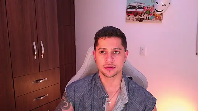 domsantiago  online show from 10-31-25, 01:46