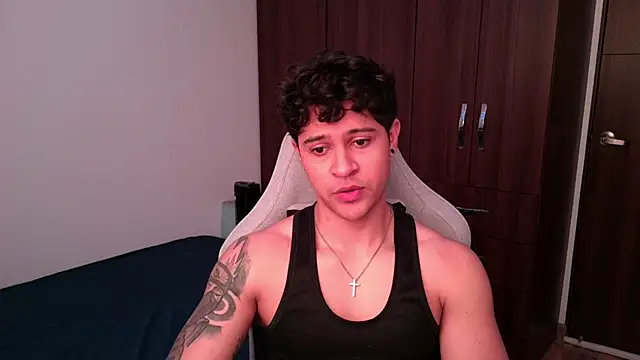 domsantiago  online show from 10-06-25, 03:35