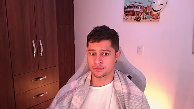 domsantiago  online show from 10-30-25, 02:21