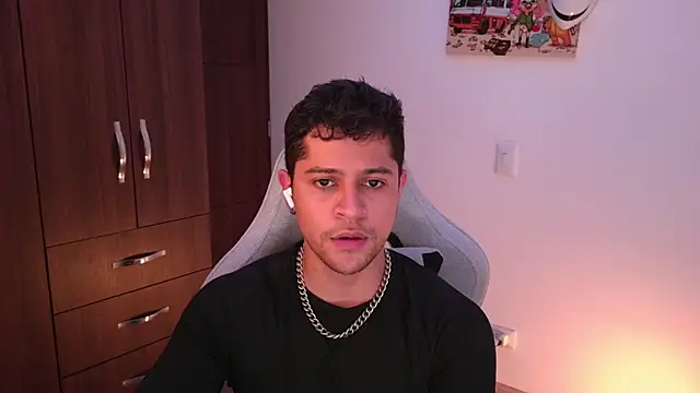 domsantiago  online show from 11-13-25, 02:15