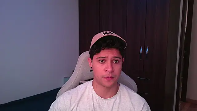 domsantiago  online show from 10-11-25, 06:09