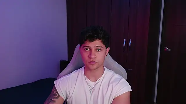 domsantiago  online show from 09-26-25, 12:28