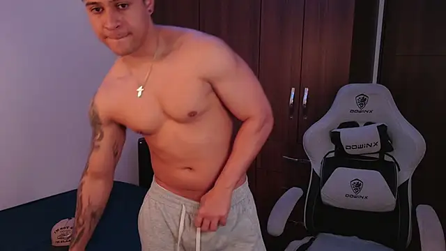 domsantiago  online show from 09-23-25, 01:23