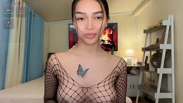 Snapshot of _agatha143_ chatting on 07-02-26, 10:43 agatha143 online show from 07-02-26, 10:43