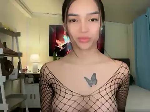 Snapshot of _agatha143_ chatting on 07-08-26, 02:13 agatha143 online show from 07-08-26, 02:13