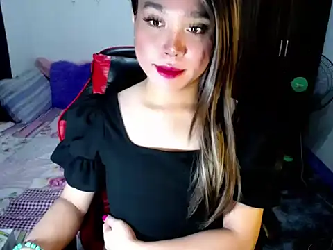 Urassiansweetcummer online show from 10-08-25, 02:18