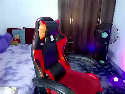 Urassiansweetcummer online show from 04-09-26, 03:30