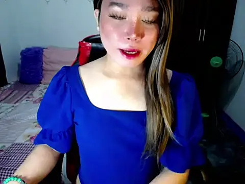 Urassiansweetcummer online show from 10-14-25, 02:12