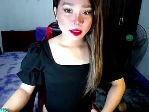 Urassiansweetcummer online show from 11-15-25, 01:53