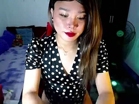 Urassiansweetcummer online show from 03-04-26, 08:16