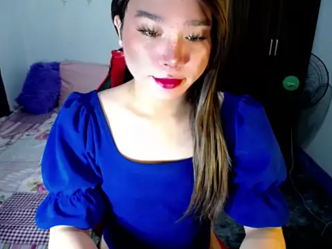 Urassiansweetcummer online show from 10-13-25, 02:13