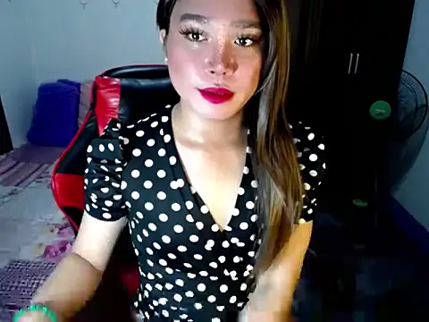 Urassiansweetcummer online show from 10-24-25, 02:10