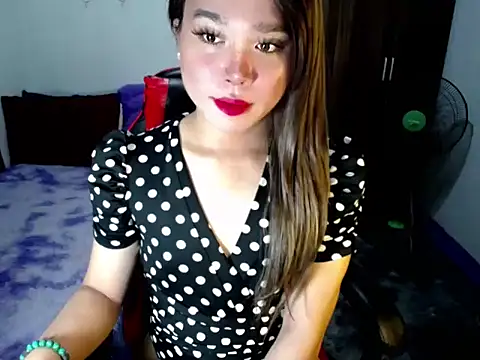 Urassiansweetcummer online show from 11-04-25, 02:04