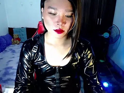 Snapshot of Urassiansweetcummer chatting on 05-06-26, 01:53 Urassiansweetcummer online show from 05-06-26, 01:53