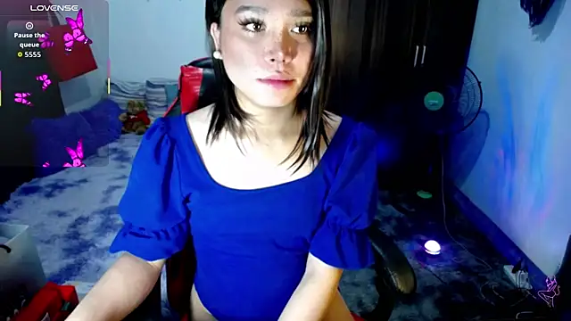 Urassiansweetcummer online show from 02-18-26, 08:00