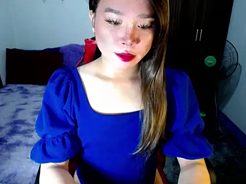 Urassiansweetcummer online show from 10-31-25, 12:29