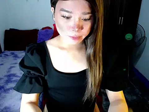 Urassiansweetcummer online show from 11-12-25, 02:15