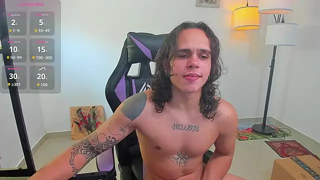 Maximiliano scoott   online show from 11-04-25, 07:39