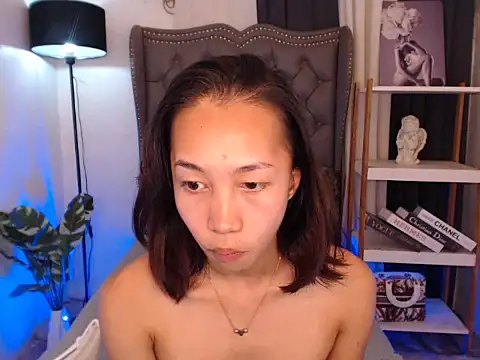 Snapshot of Sweet_kittyxx chatting on 10-02-25, 05:00 Sweet kittyxx online show from 10-02-25, 05:00